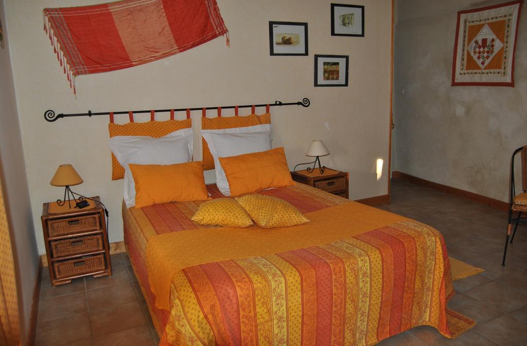 Chambre D'Hotes Les Junchas Bed & Breakfast Bourdeaux Room photo